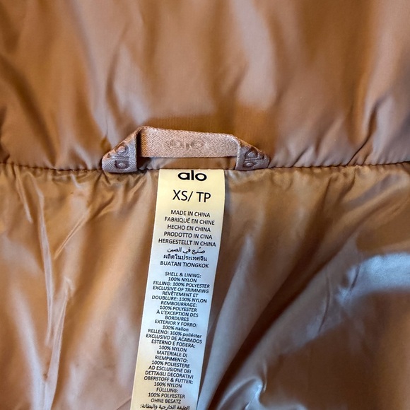 ALO gold rush puffer Jacket toasted almond - Picture 4 of 4